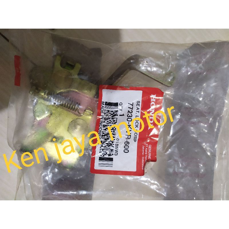 kepiting sadel/ engsel jok kupu kupu jok revo 77230-Kvr-600 asli AHM