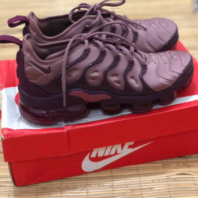 SEPATU ORIGINAL Nike Woman Air Vapormax Plus