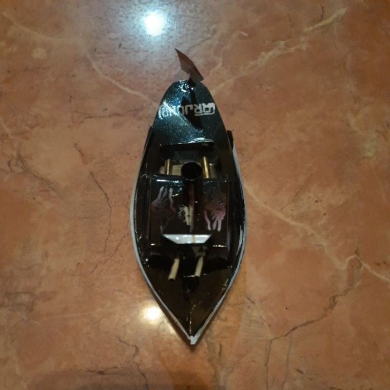 MAINAN TRADISIONAL PRAHU / PERAHU KAPAL API OTOK OTOK-Hitam