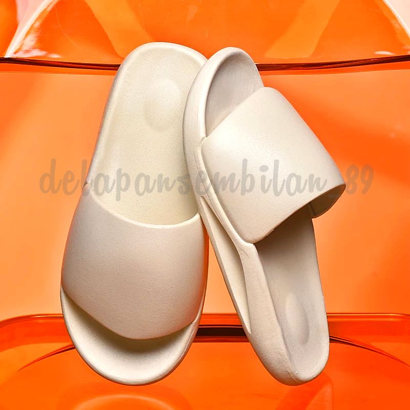 Sandal Slide Pria Wanita Import Model Yeezy Kanye West / Sandal Karet Pria Yeezy Import