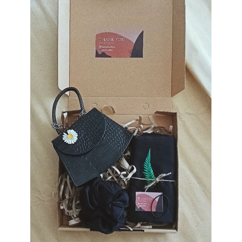 

Hampers Paket Lengkap
