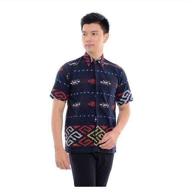 Kemeja tenun pria etnic toraja