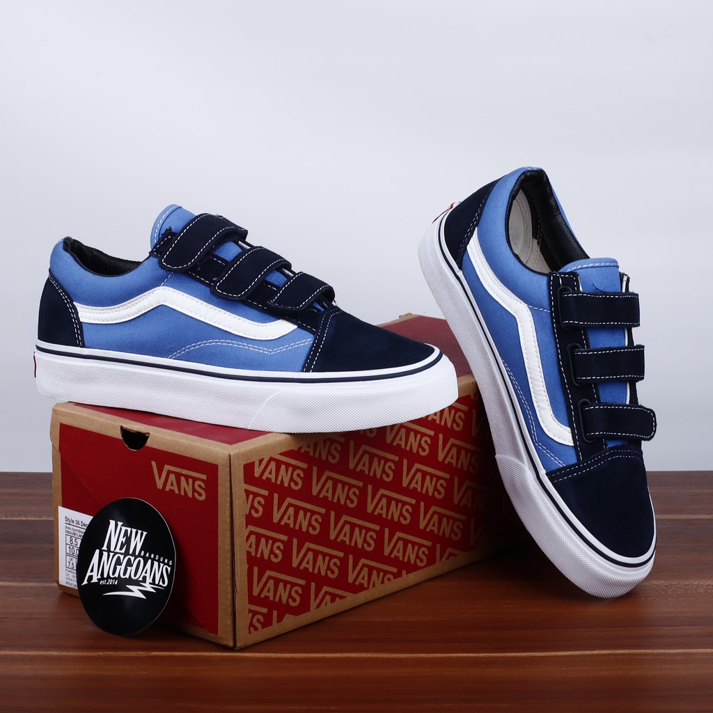 vans white blue