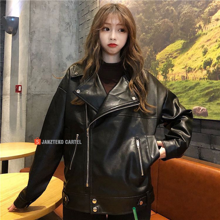 JNK x NYC - Jaket Kulit Oversize Leather Jacket Women Wanita Korean Jumbo Oversized Crop Asli Garut Original Premium Import Distro Korean Style Rock N Roll 100% Cewek Kekinian Besar Tebal Button Terbaru 2023 Classic Vintage Casual Warna Hitam Ukuran M-XXL