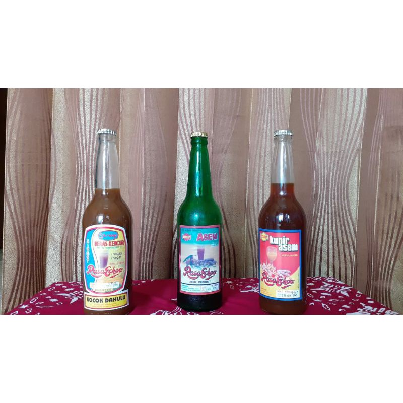 

Jamu botol beras kencur, Asem, Kunir asem, Sirup atau Stroop herbal RASA ECHOO khas Solo. #Jamu #Herbal