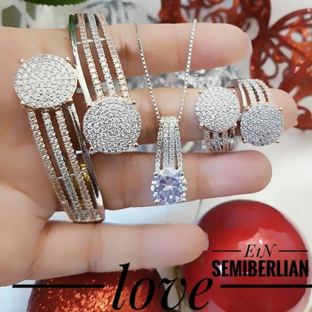 Set Perhiasan Replika Berlian Premium