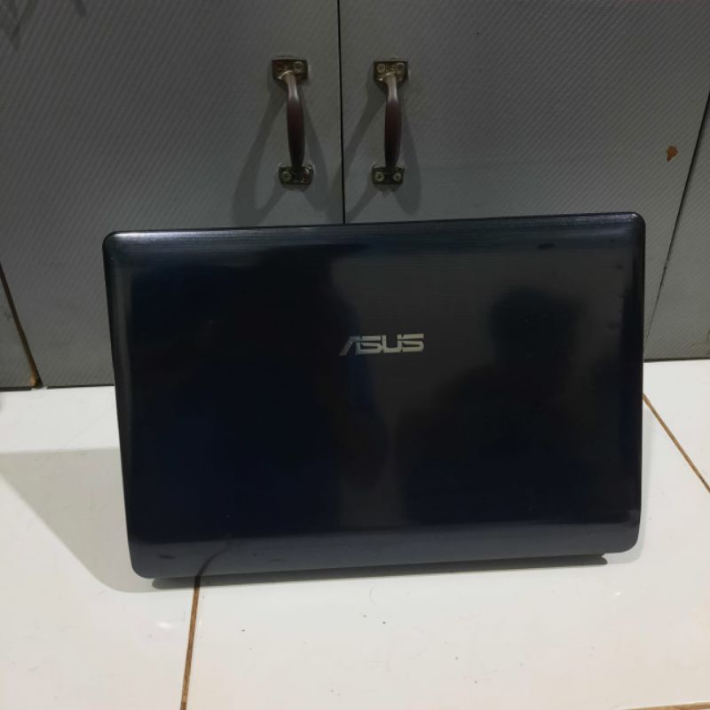 Laptop Asus A42J intel Cor i3 M370 Ram 4GB/320GB VGA ATI MOBILITY RADEON HD 5400 WINDOWS 10 LAYAR 14INCH