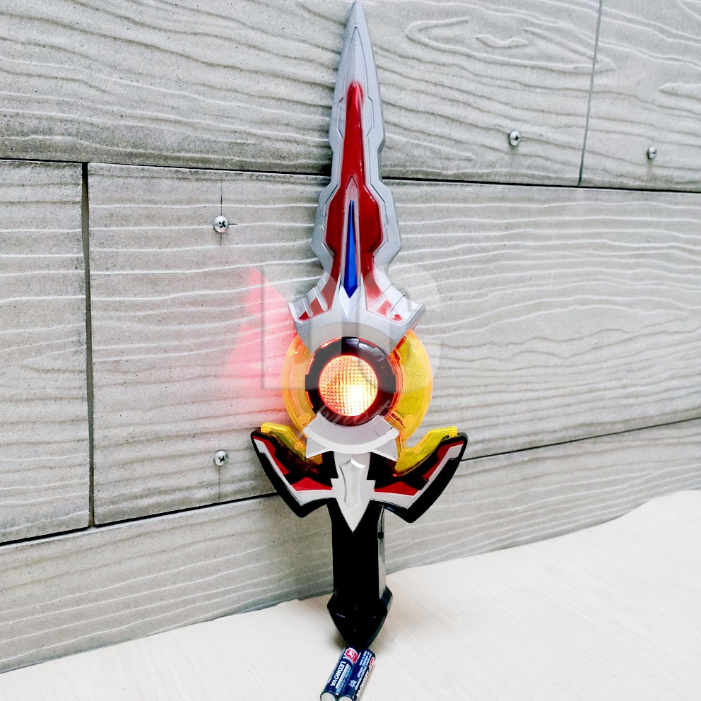 Ultraman Sword LED Mainan Pedang Ultraman Lampu Termasuk Baterai