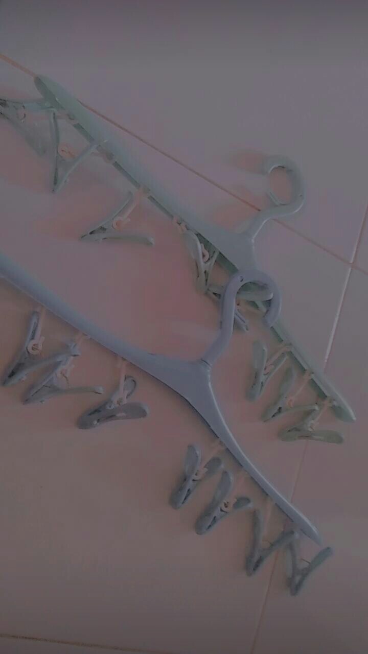 8 In 1 Hanger ( 1 Hanger Isi 8 Jepitan ,praktis & Irit Tempat