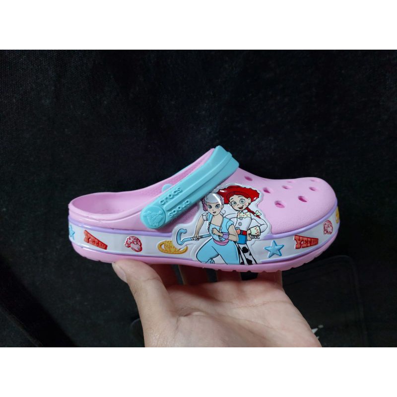 Sandal Anak Crocs toy story 4 / crocs anak fun lab