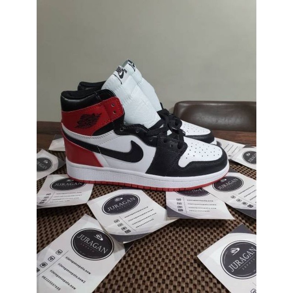 Nike Air Jordan 1 Retro High OG &quot;Black Toe&quot;