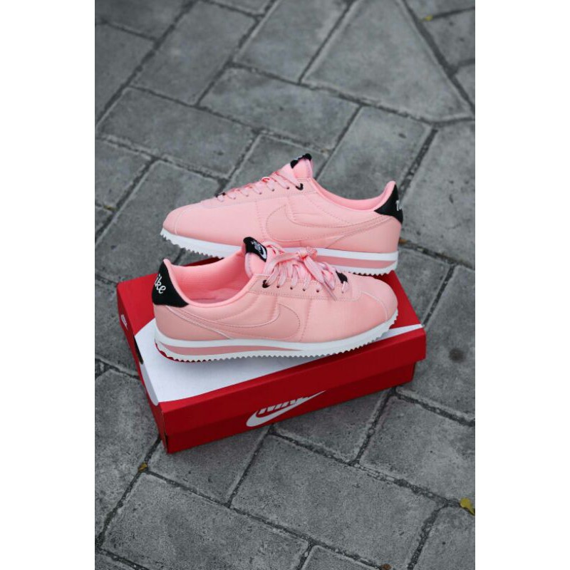 nike cortez salmon pink