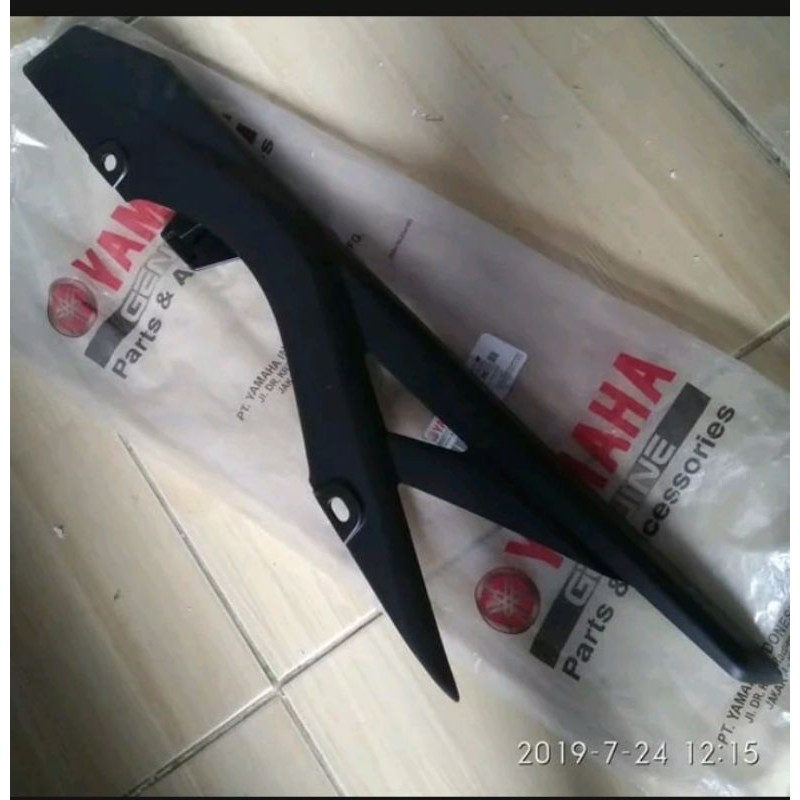 tutup rantai rante R25 original yamaha 1WD-F2311-00