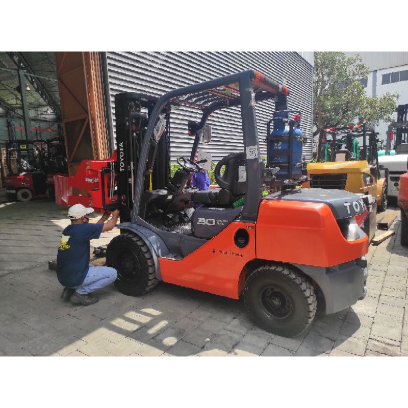 Harga Forklift Gasoline 3 Ton I Toyota 8FG30-V30 - Baru & Bekas Win-Equipment