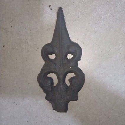 Ornamen Pagar Besi Cor Tombak Motif