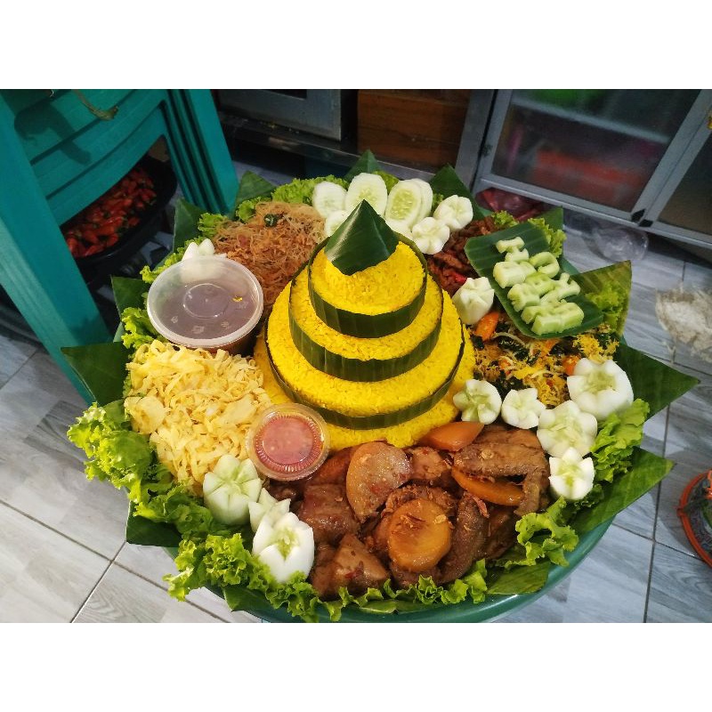 

Nasi Tumpeng