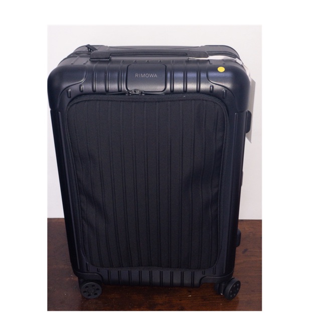 rimowa essential cabin sleeve