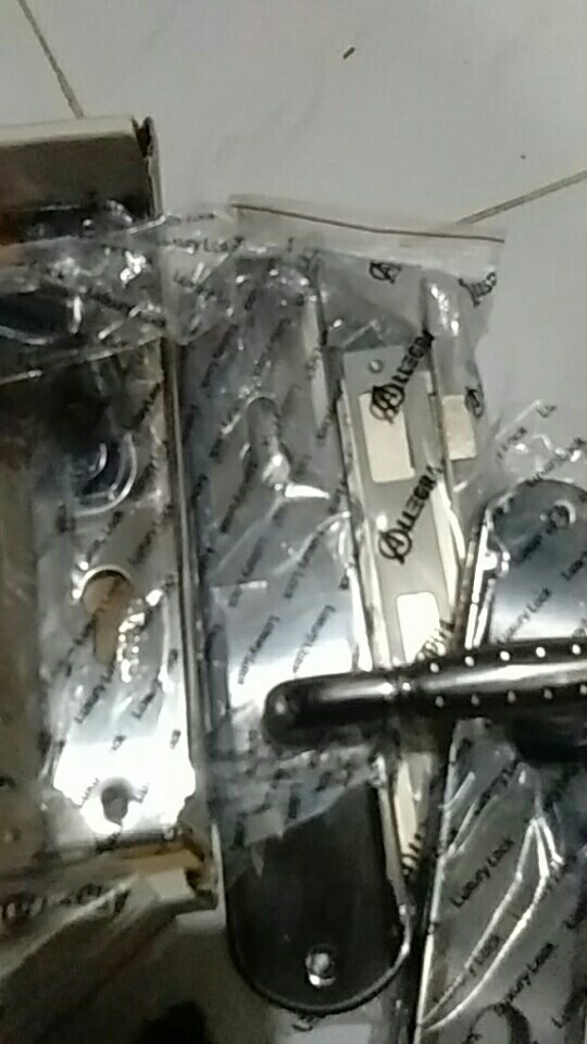 Lakban Kain Hitam Tebal