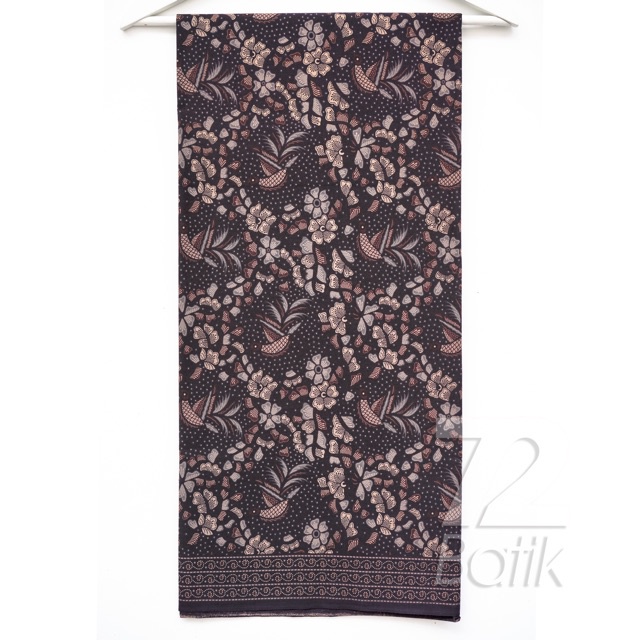 KAIN BATIK PREMIUM Bahan Katun Motif Kembang Burung Warna Hitam Tanah Jarik 729492 CAP 72 - Jarik Jarit Samping Kebat Panjang Batik Katun Modern Premium Bahan Seragam Batik Pernikahan Kantor Keluarga Murah Kamen Jadi Batik Bali Lembaran