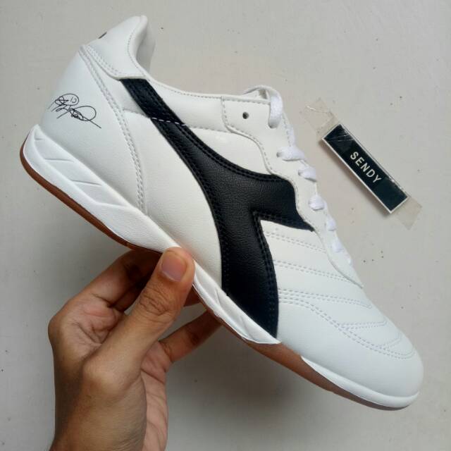 Diadora RB10 Brasil R ID White Sepatu Futsal Original