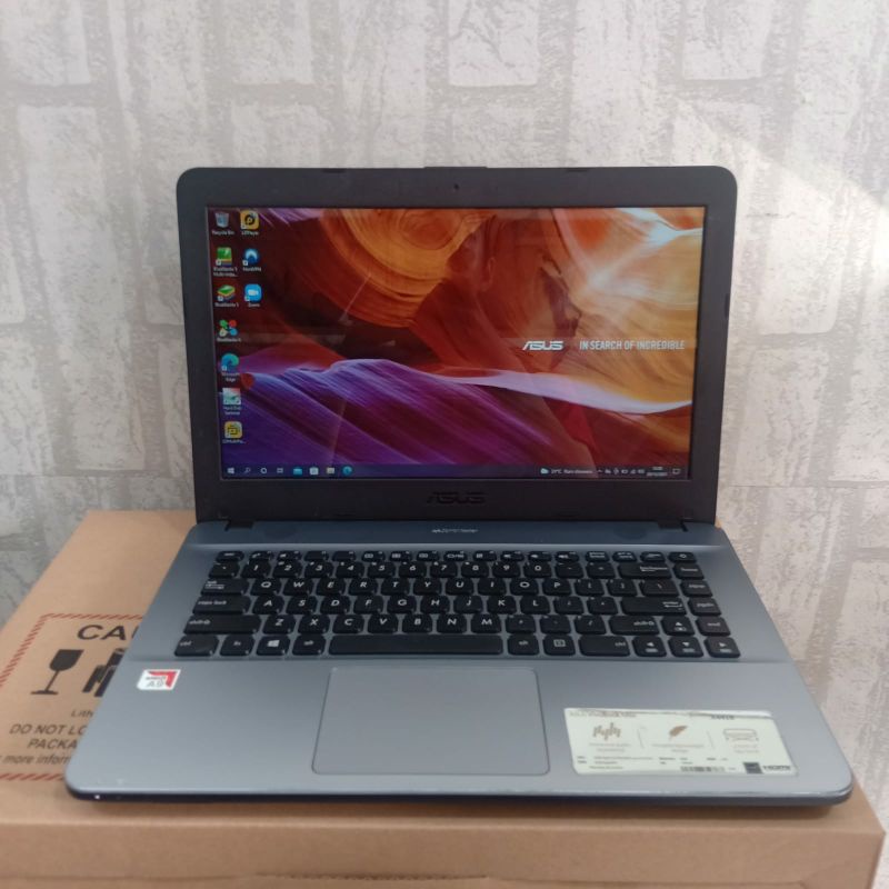 Laptop Asus X441B Amd A9-9420 Gen 7 Amd Radeon R5 graphics Ram 4GB HDD 1TB  Windows10 Full Aplikasi