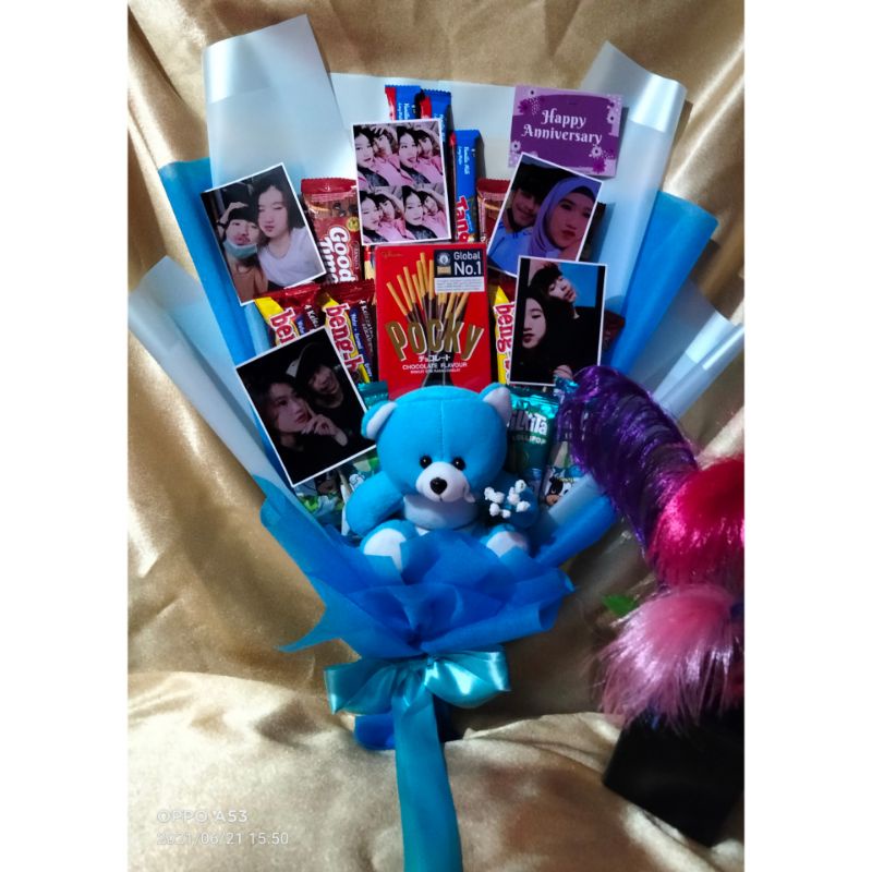 

Buket snack dan foto (wajib membeli dus packing )