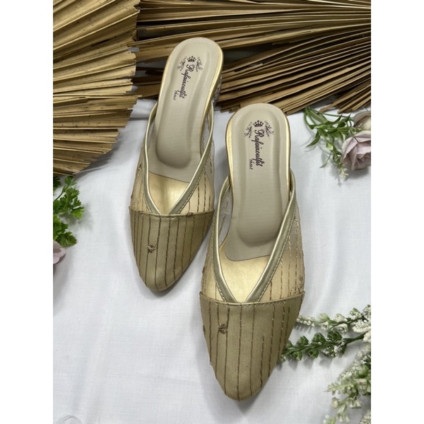 Rafaizoutfit sepatu wanita anesha gold tanpa aksesoris 3cm kaca