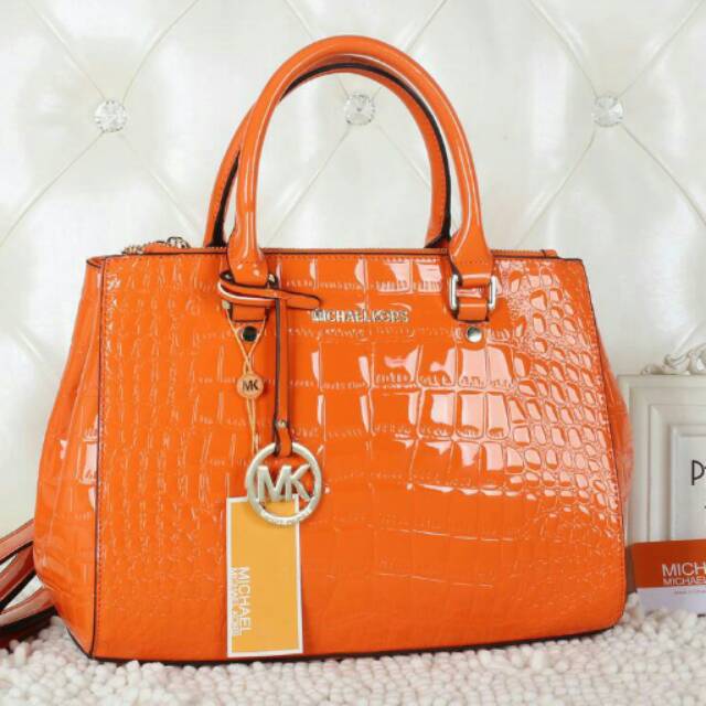 Promo...MICKAEL KORS Hamilton