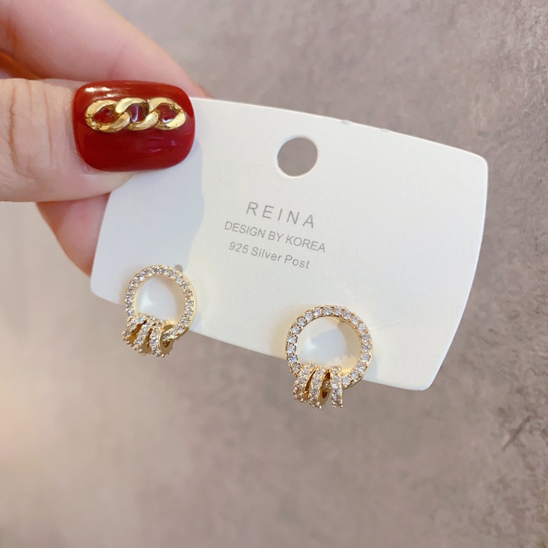 Anting Tusuk Bentuk Pita Bahan 925 Silver Aksen Berlian Untuk Perempuan