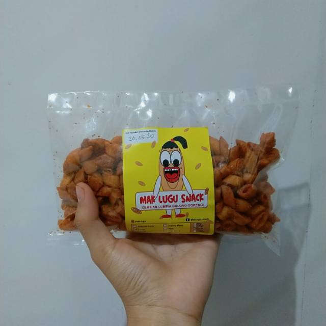Lumpia gulung goreng. Cemilan lumpia goreng. Rasa pedas ukuran 250gr