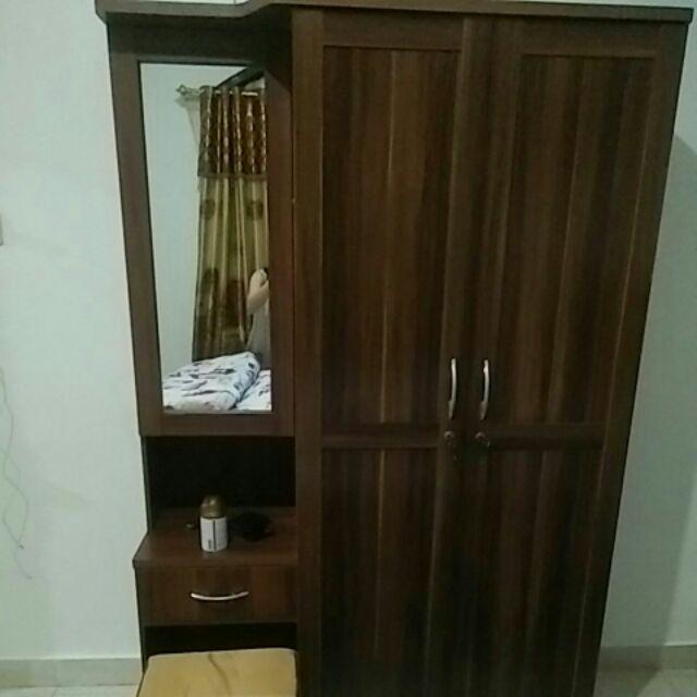 Lemari Pakaian 2 Pintu + Meja Rias Lpmr 8223