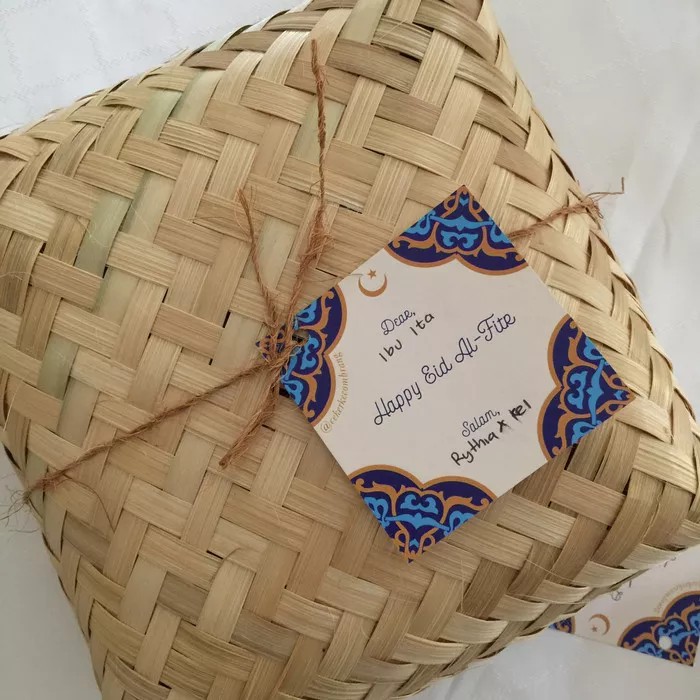 

Besek Hantaran 20x20 lengkap dengan tali craft dan Kartu Ucapan