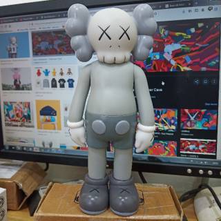  Boneka kaws  Kaws  Uniqlo x Kaws  Shopee Indonesia