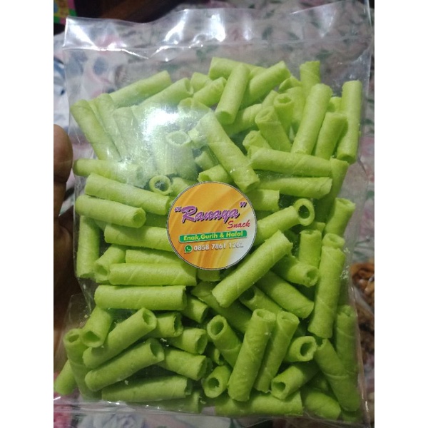 

snack camilan astor pandan