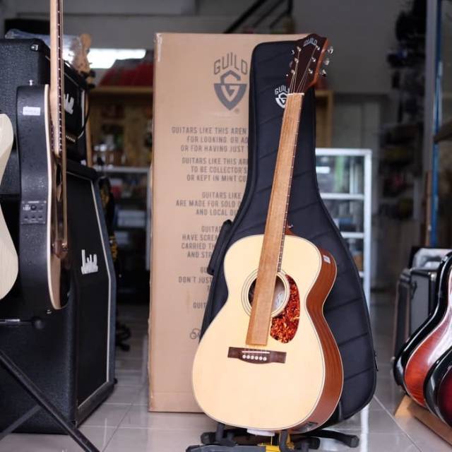 Gitar Akustik Guild M-240 E