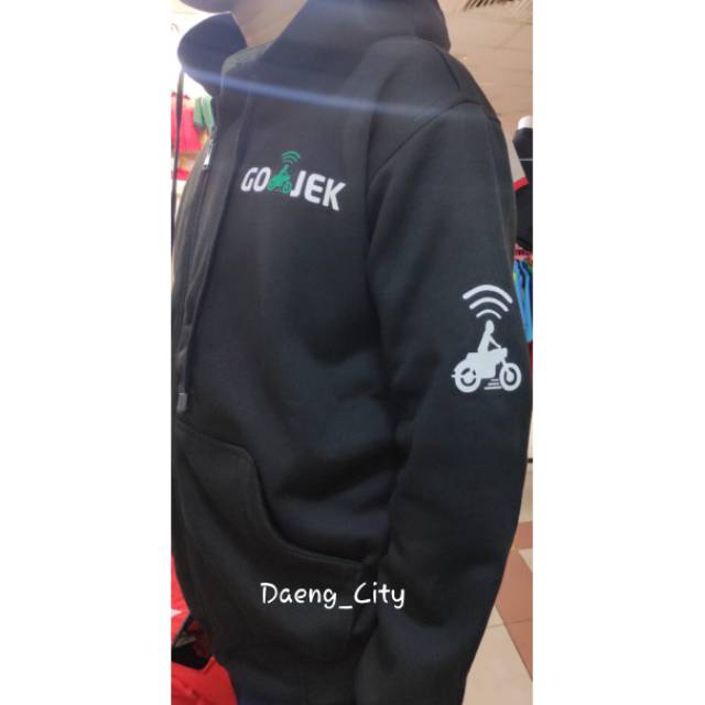 JAKET SWEATER ZIPPER HITAM GOJEK