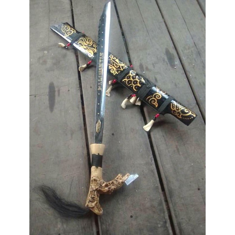 MANDAU SENJATA DAYAK ASLI KALIMANTAN
