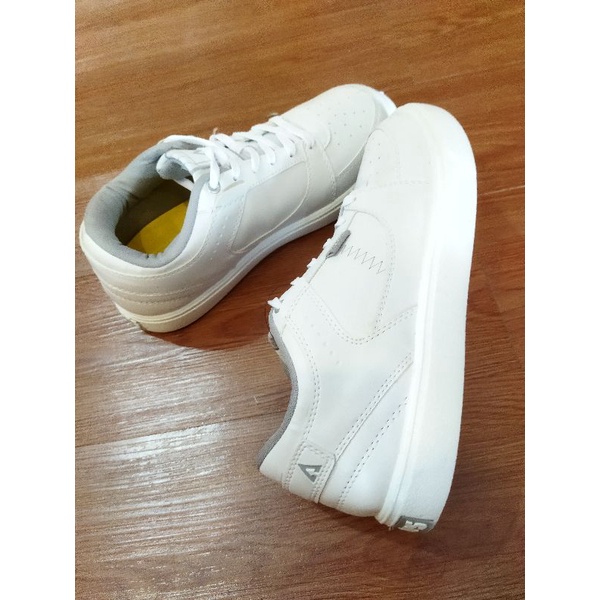 Aerostreet Hoops Putih Natural BNIB - Sepatu Sneakers