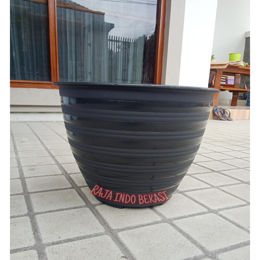 Pot Bunga Kumbang 25 Hitam Motif Tawon - Pot Plastik 24 25 Cm Vas Pot Bunga Tawon Bulat - Pot Bunga