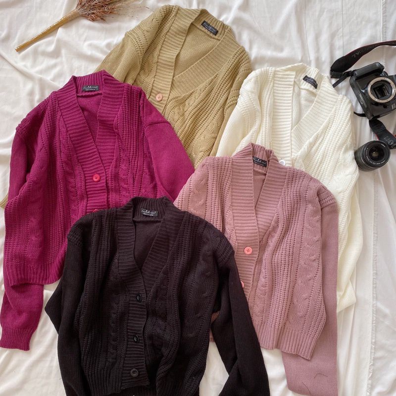 NADIA CARDI CROP CABLE