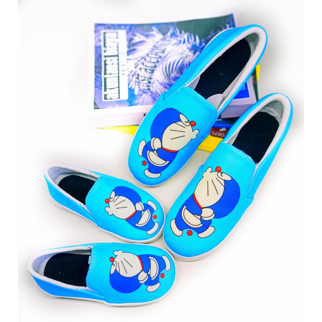 Sepatu wanita slip on Doraemon Revi imut lucu terbaru - biru muda