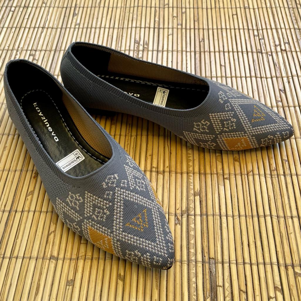 KAYZINEVA Sepatu Wanita Flat Shoes Motif Batik Rajut DD20