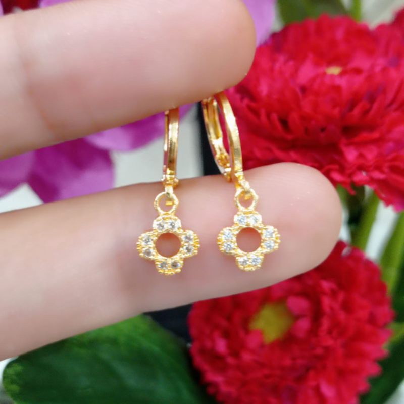 anting gantung wanita fashion perhiasan wanita titanium gold