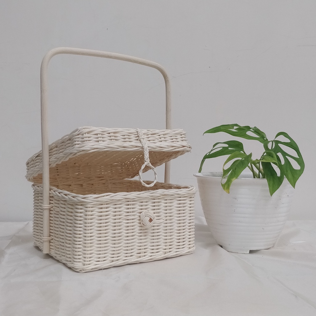 

Keranjang rotan kotak tutup tangkai hampers parcel