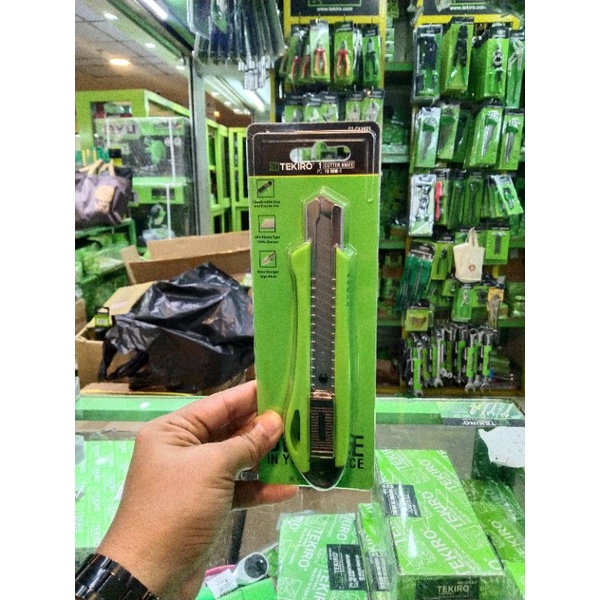 

CUTTER MERK TEKIRO 18MM-1 GT-CK1821