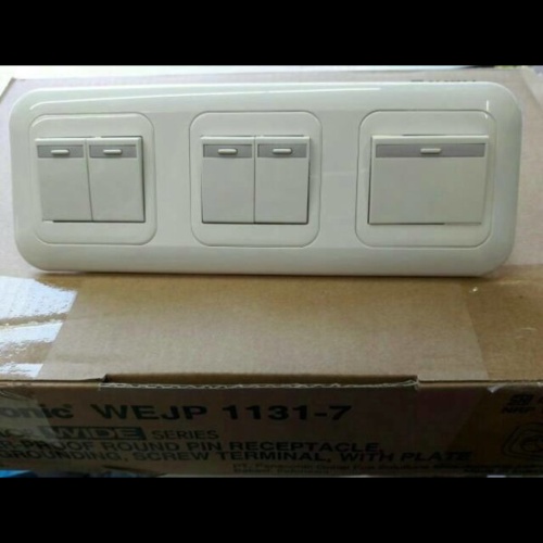 PERTUKANGAN PERLENGKAPAN LISTRIK SAKLAR PANASONIC 5 GANG 5GANG SAKELAR SWITCH LAMPU PANASONIC 5 GANG