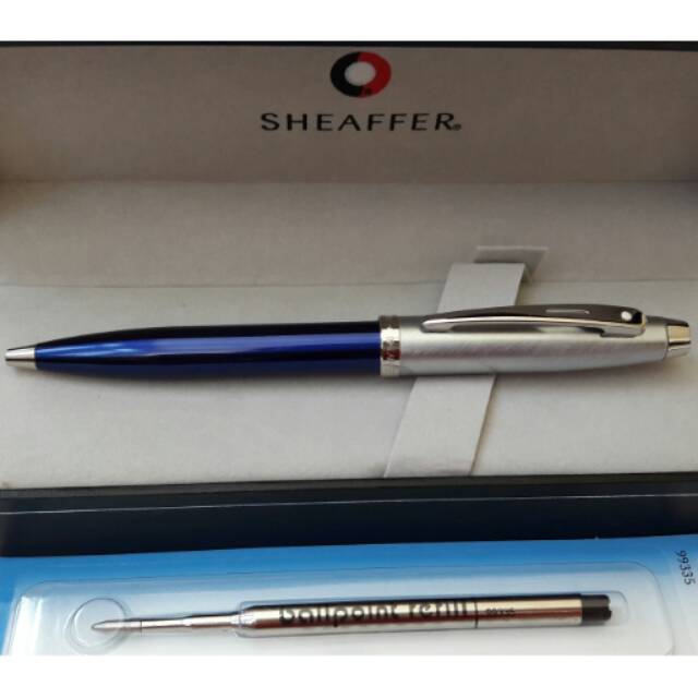 

Paket 1 Klik: 1pcs Sheaffer SGC100 Translucent Blue Barrel Ballpoint + 1pcs Refill Ballpoint