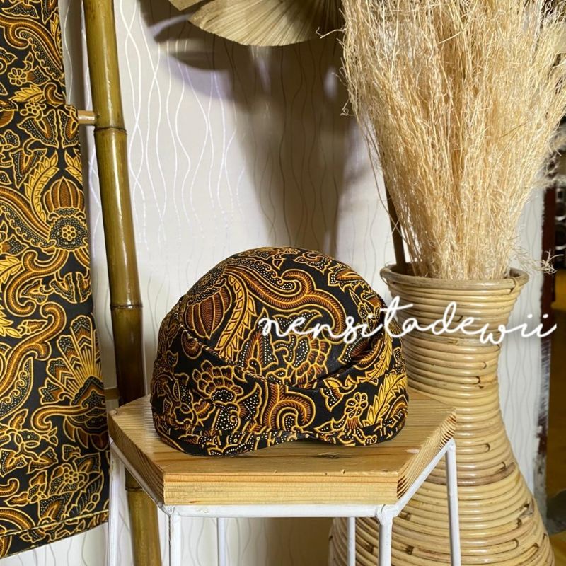 (Paket Couple) Sepasang Jarik + Blangkon Solo / Motif Pisang Bali