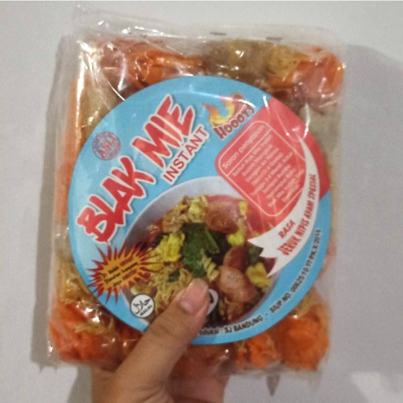 

Seblak instan Blak Mie instant Seblak instan tinggal seduh sachet pedas hots