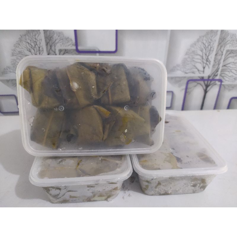 TAPE KETAN KHAS KUNINGAN 16 BKS DAUN JAMBU